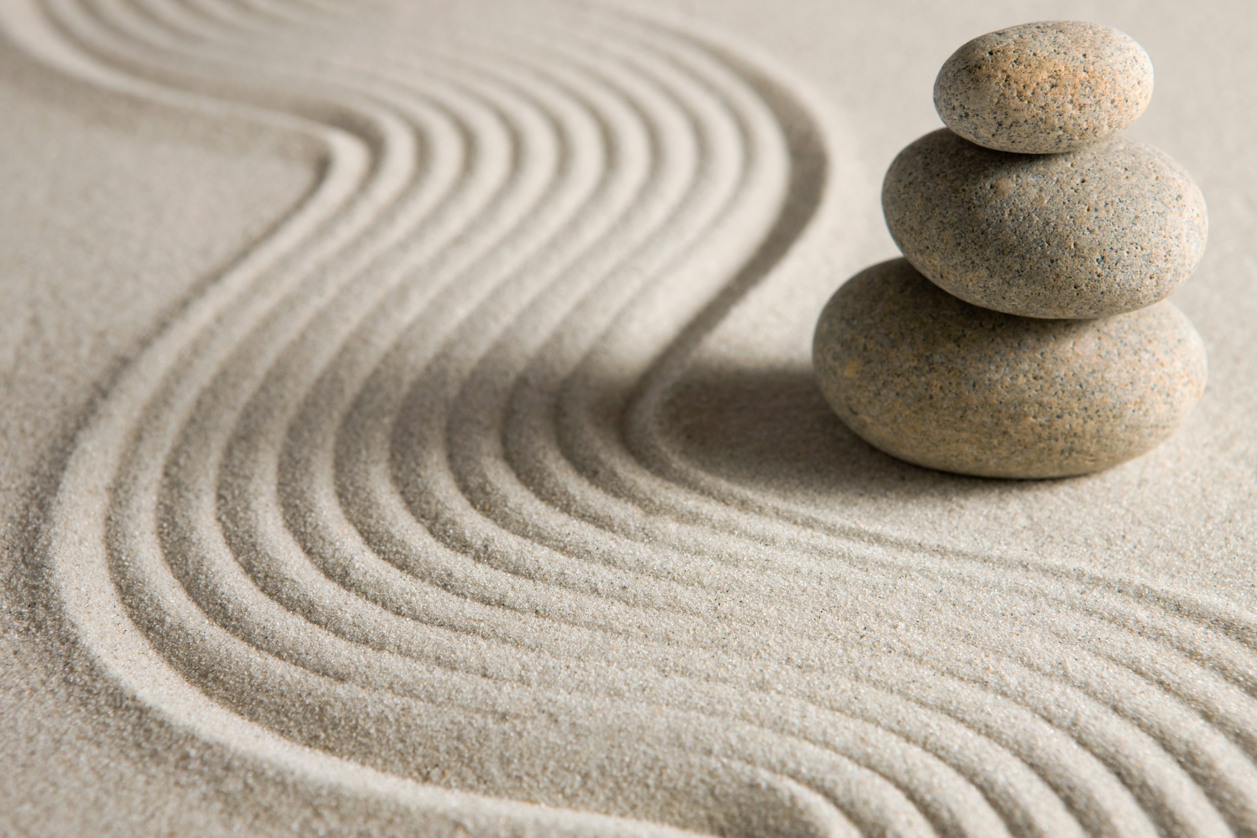 Стоун песок. Камни на песке. Песок для медитации. Песочная терапия. Песок камни терапия.